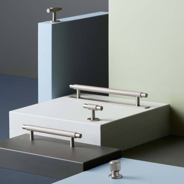 bútor fogantyú furattávolság